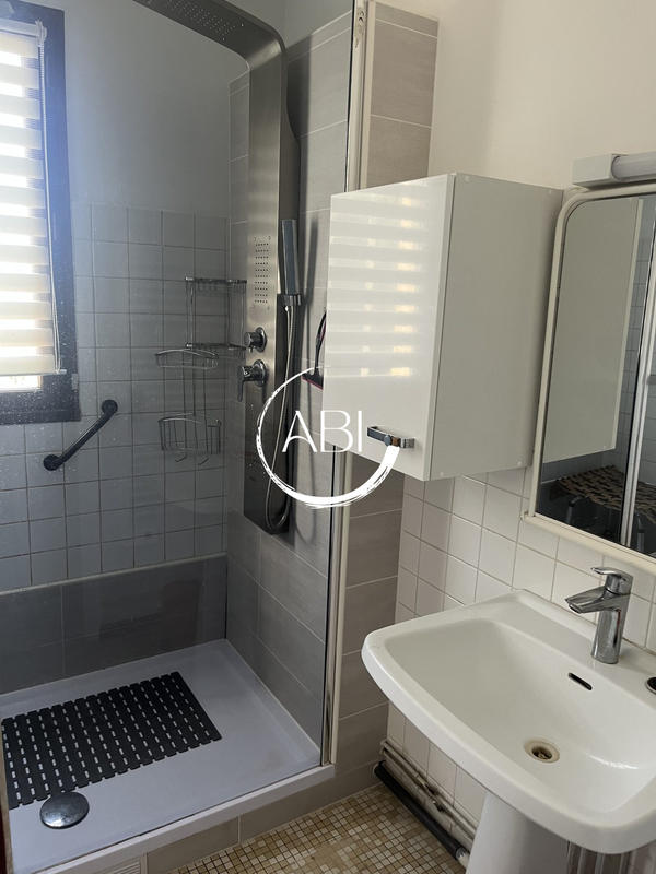 Appartement - 90 m² - 4 pièces