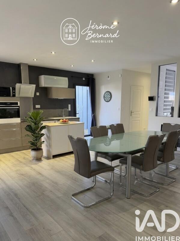 Maison - 137 m² - 5 pièces