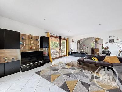 Villa - 300 m² - 8 pièces