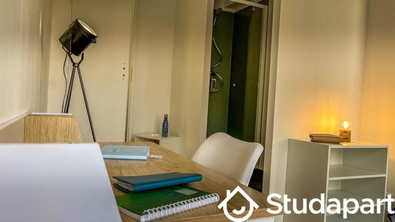 Chambre - 13 m² - 1 pièce