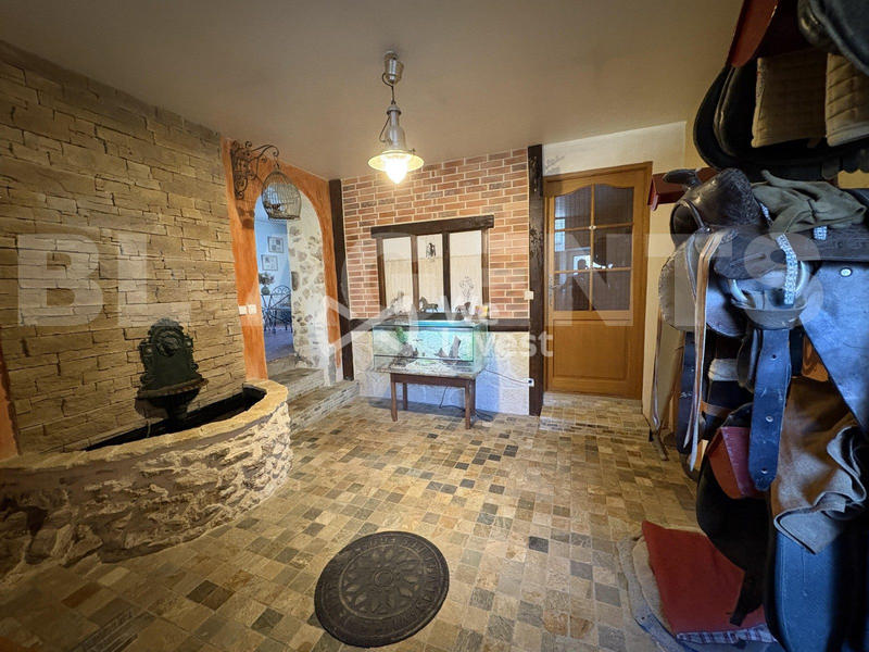 Maison - 235 m² - 9 pièces