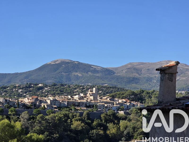 Maison - 232 m² - 7 pièces