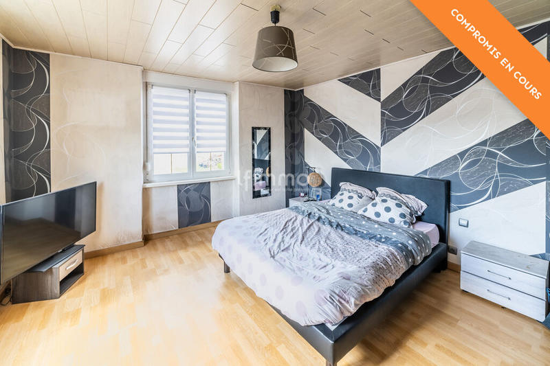 Maison - 104 m² - 4 pièces