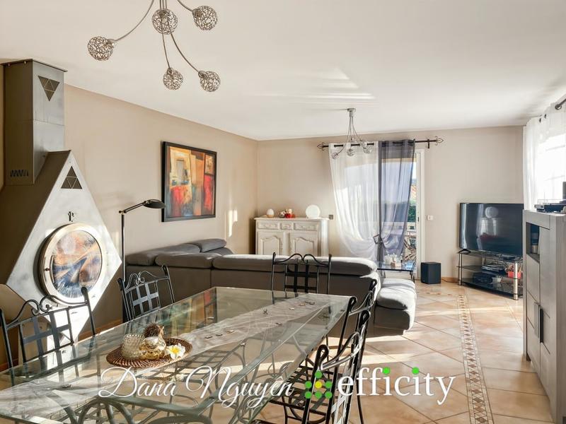 Villa - 176 m² - 8 pièces