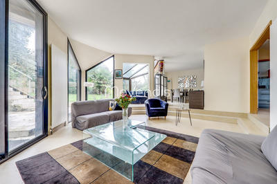 Maison contemporaine - 141 m² - 7 pièces