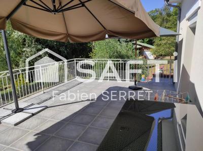 Maison - 232 m² - 8 pièces