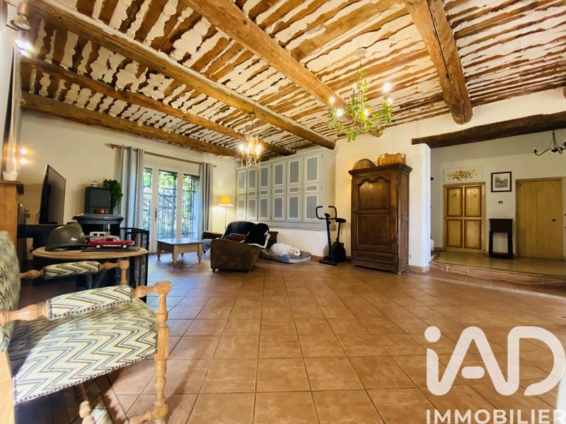 Maison - 250 m² - 9 pièces