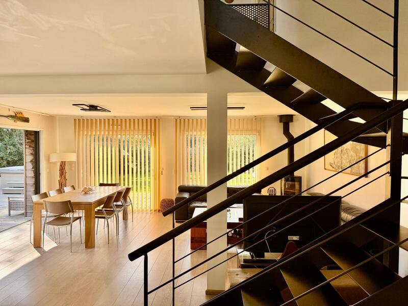 Maison - 207 m² - 6 pièces