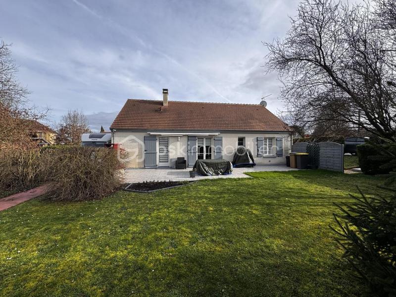 Maison traditionnelle - 99 m² - 4 pièces