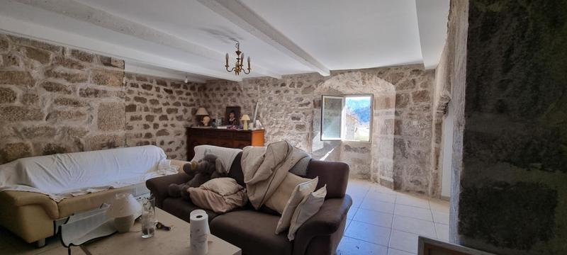 Maison - 220 m² - 7 pièces