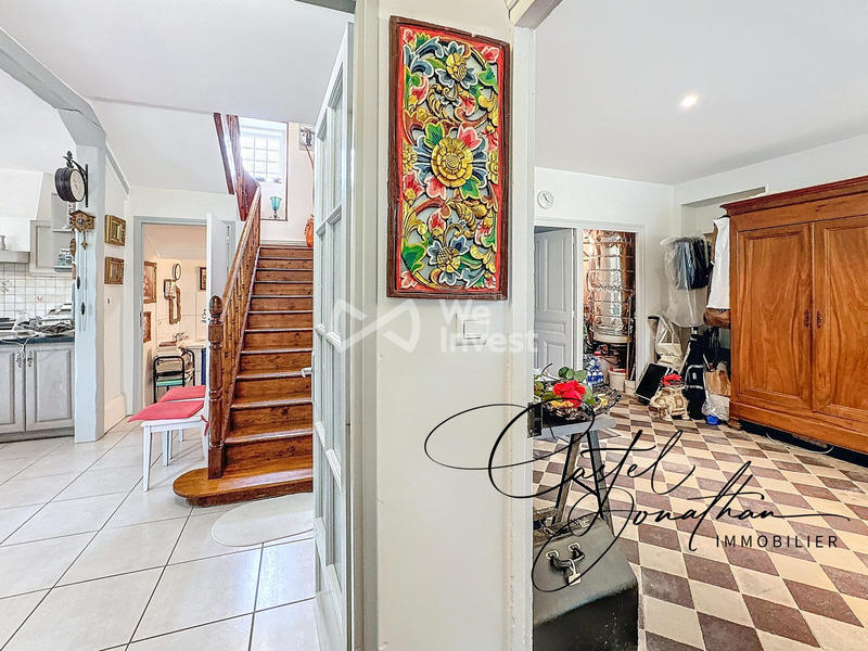 Maison - 460 m² - 8 pièces