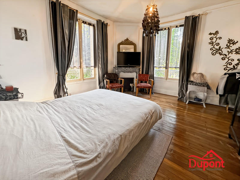 Maison - 190 m² - 8 pièces