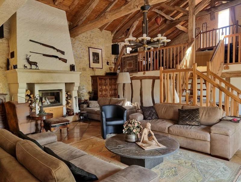 Maison - 226 m² - 6 pièces