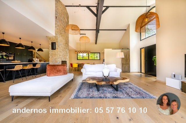 Villa - 310 m² - 10 pièces