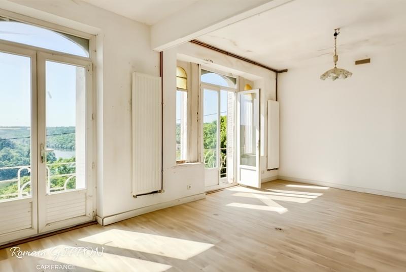 Maison - 215 m² - 9 pièces