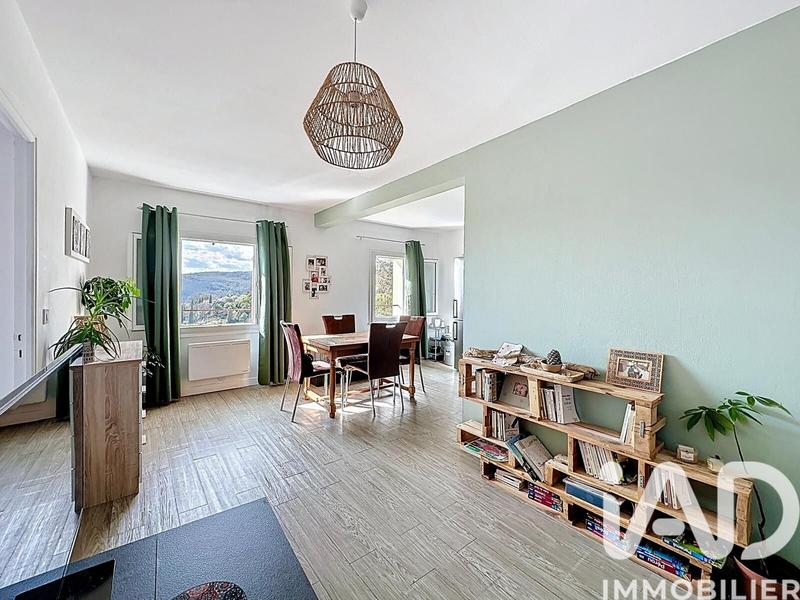 Appartement - 64 m² - 3 pièces