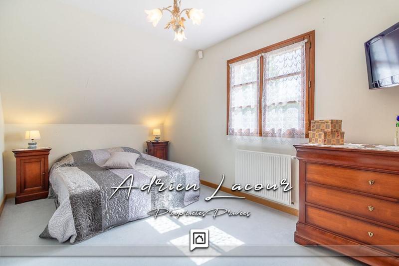 Maison - 242 m² - 10 pièces