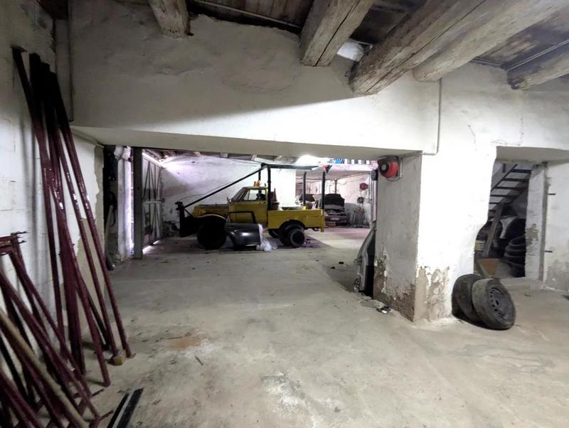 Immeuble - 1 781 m² - 9 pièces