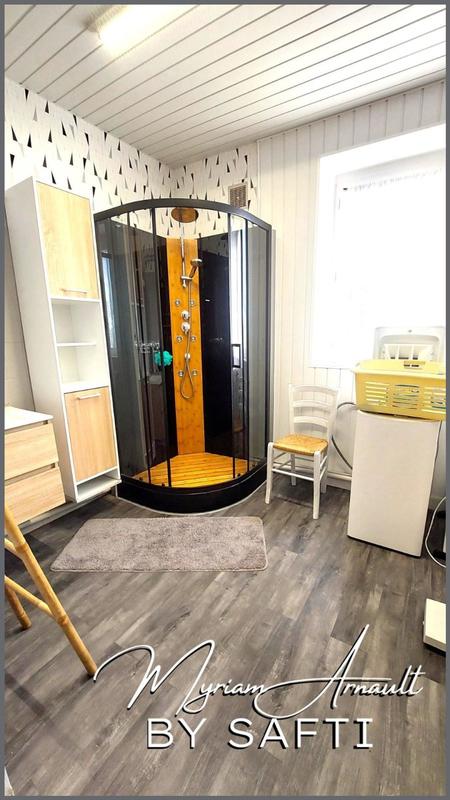 Maison - 257 m² - 11 pièces