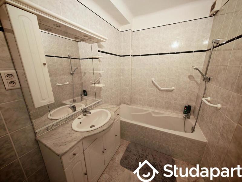 Chambre - 9 m² - 1 pièce