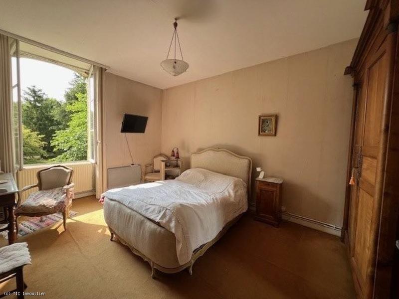 Maison - 230 m² - 8 pièces