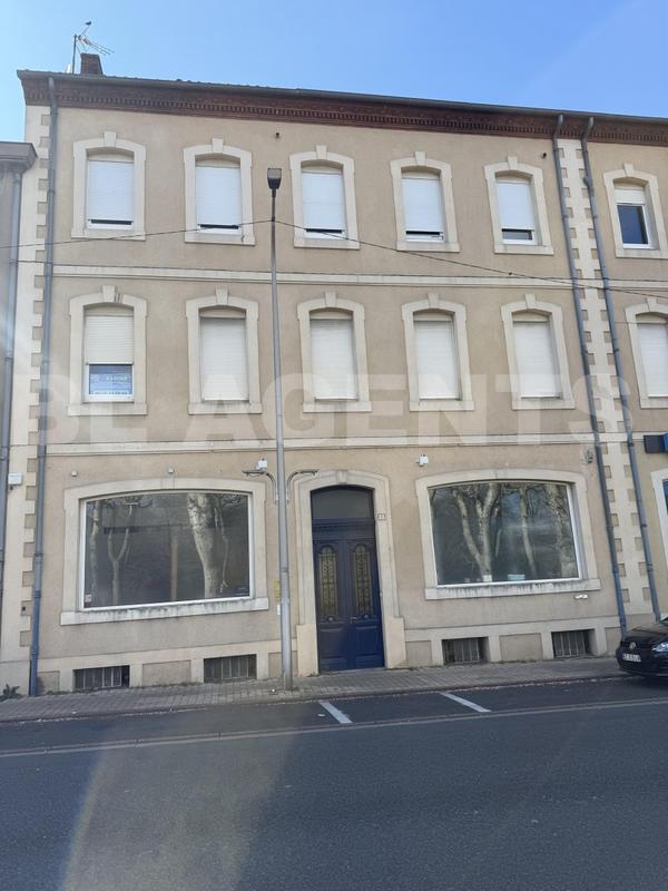 Entrepôt - 163 m² - 8 pièces