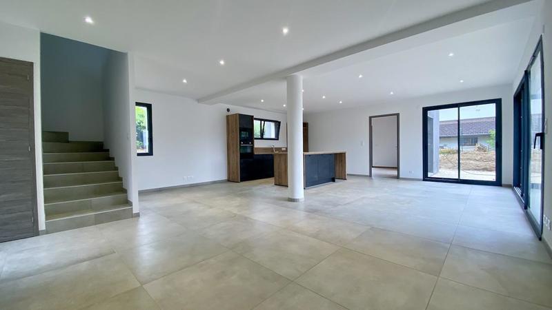 Maison - 136 m² - 5 pièces