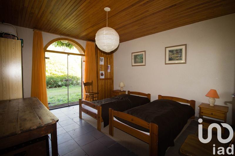 Maison - 249 m² - 7 pièces