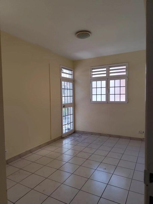 Magasins - 50 m² - 3 pièces