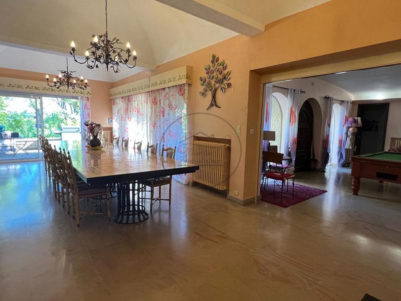 Demeure - 522 m² - 10 pièces