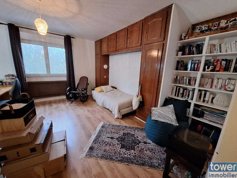 Maison - 261 m² - 11 pièces