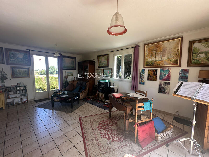 Maison - 90 m² - 5 pièces