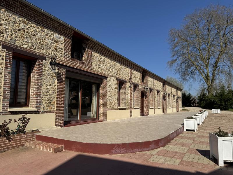 Maison - 700 m² - 15 pièces