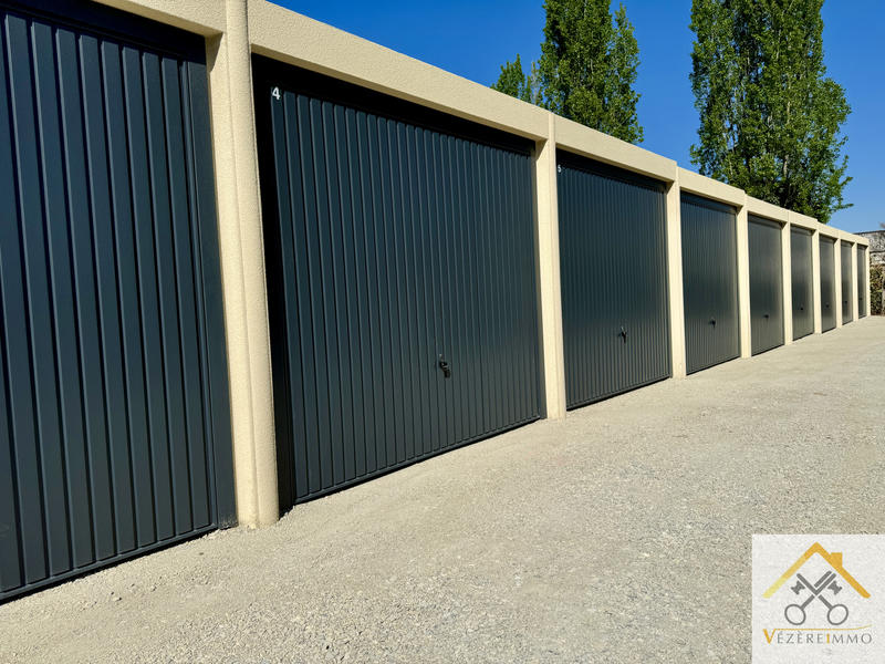 Parking / Garage - 15 m²