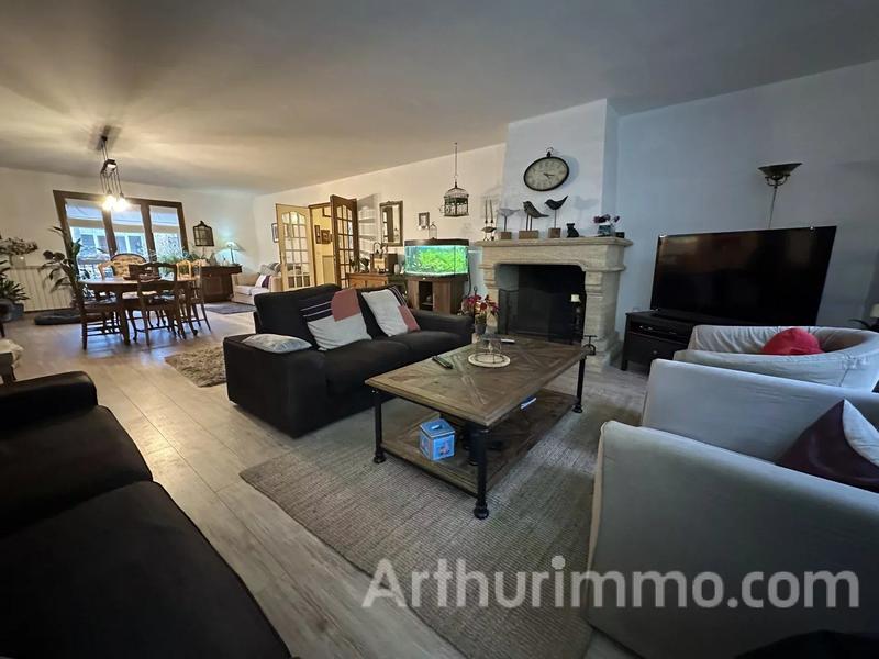 Maison - 189 m² - 8 pièces