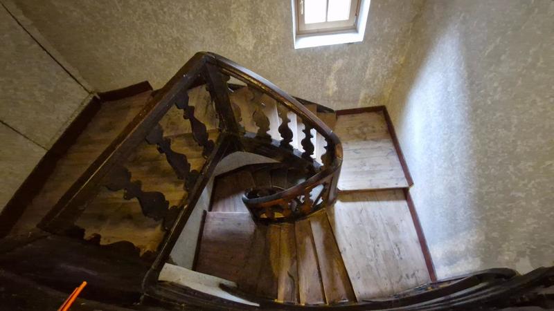 Maison - 380 m² - 10 pièces