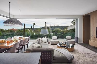 Villa - 330 m² - 7 pièces