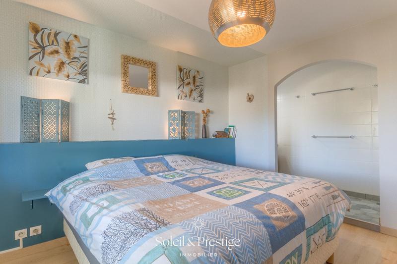 Maison - 180 m² - 9 pièces