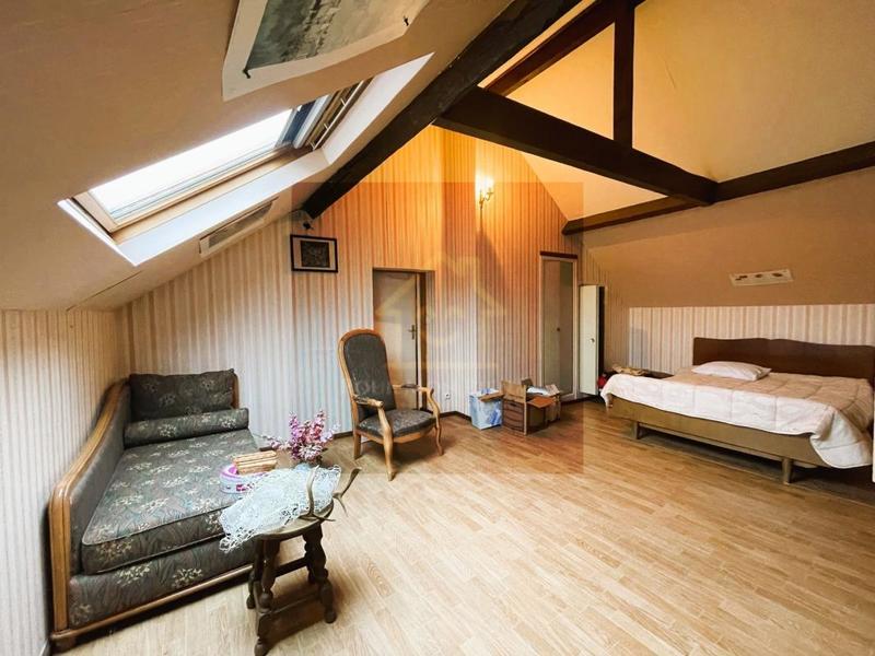 Maison - 199 m² - 7 pièces