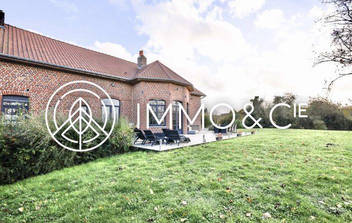 Maison - 570 m² - 17 pièces