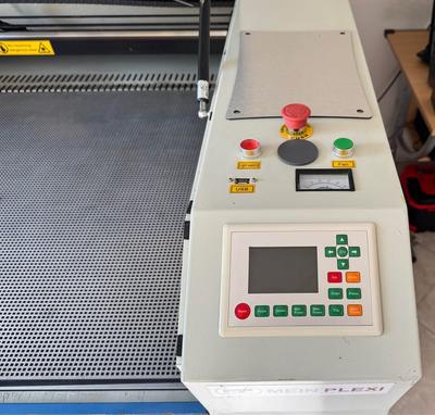 Co2 Lasermaschine 1300 x 900 mm