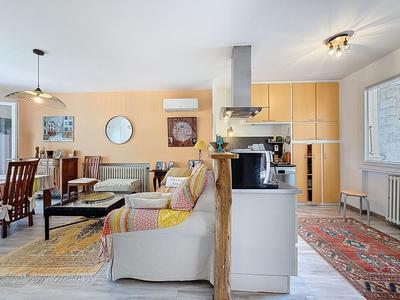 Maison traditionnelle - 82 m² - 4 pièces