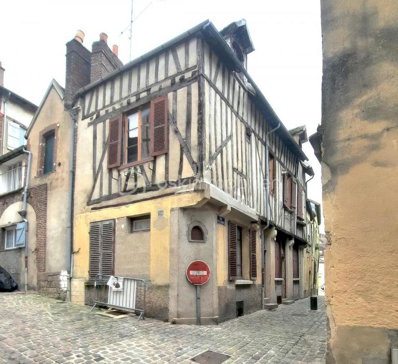 Immeuble - 96 m² - 6 pièces