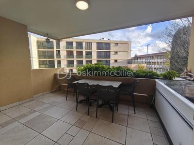 Appartement - 83 m² - 4 pièces