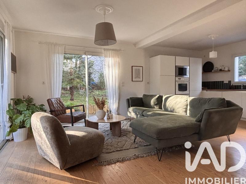 Maison - 90 m² - 5 pièces