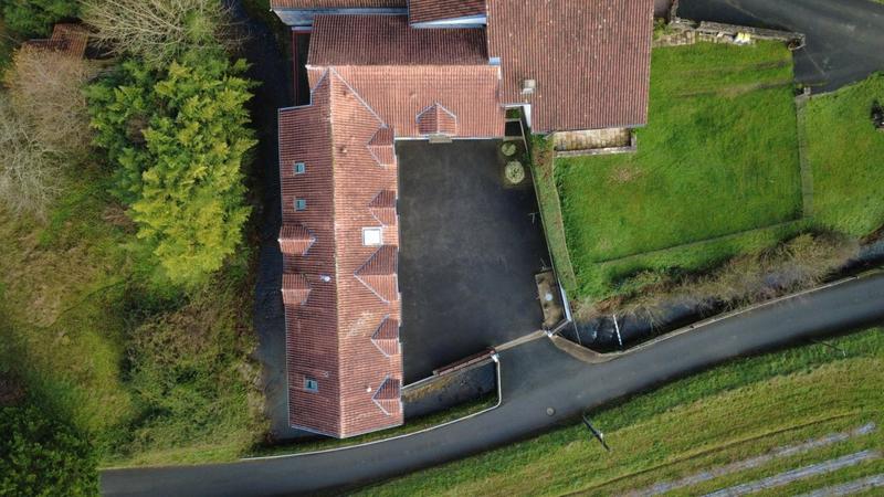 Maison - 200 m² - 9 pièces