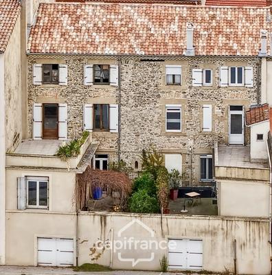 Maison - 332 m² - 15 pièces