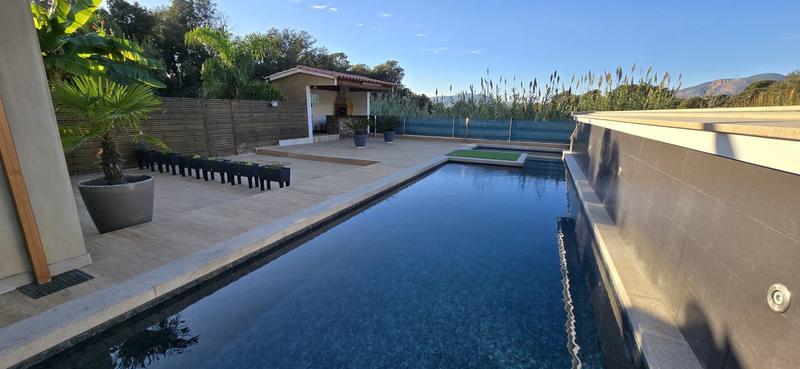 Maison - 360 m² - 12 pièces