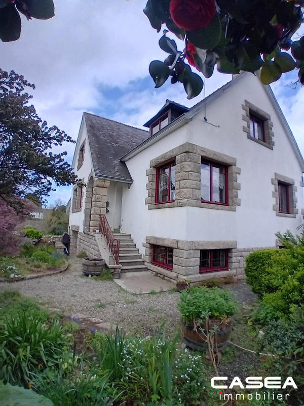 Maison - 160 m² - 8 pièces