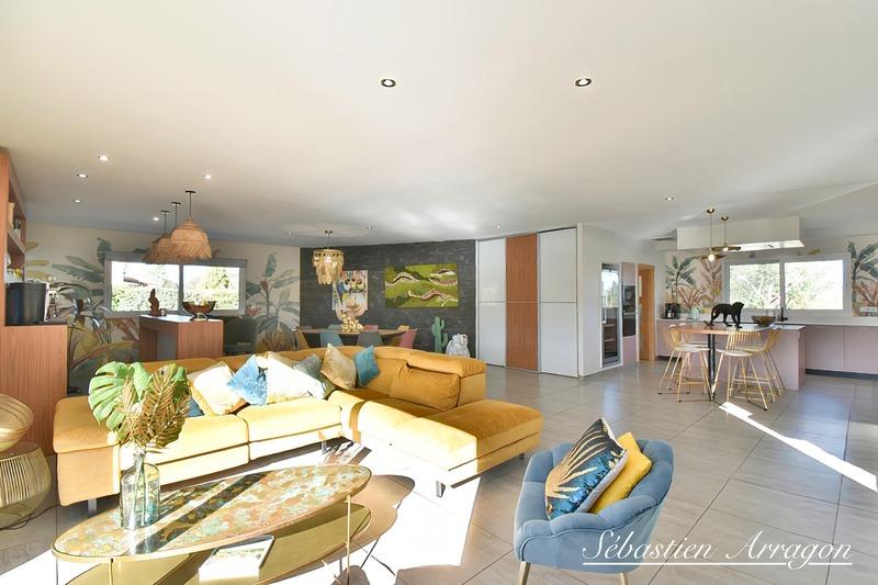 Maison - 195 m² - 5 pièces